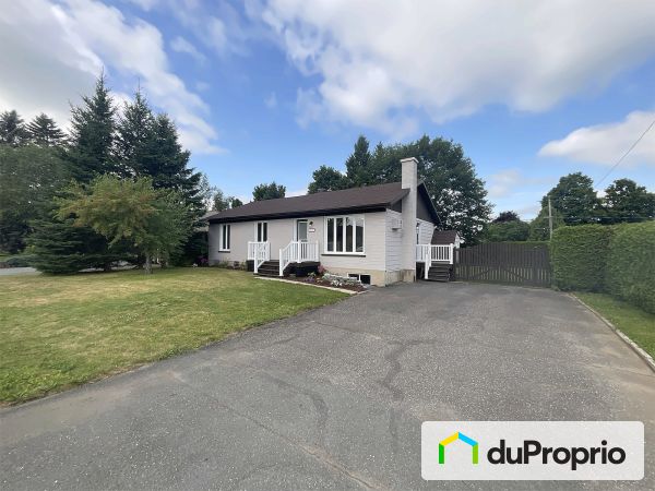 Entrance - 529 avenue de la Sapinière, Ste-Marie for sale