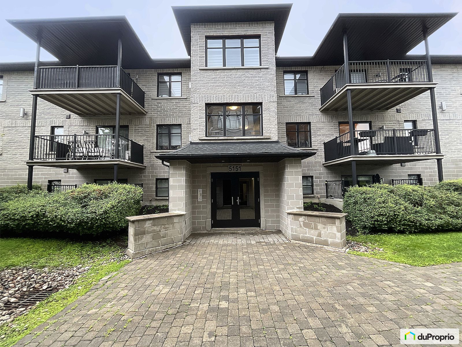 204 5151 Avenue Eliot — photo 1
