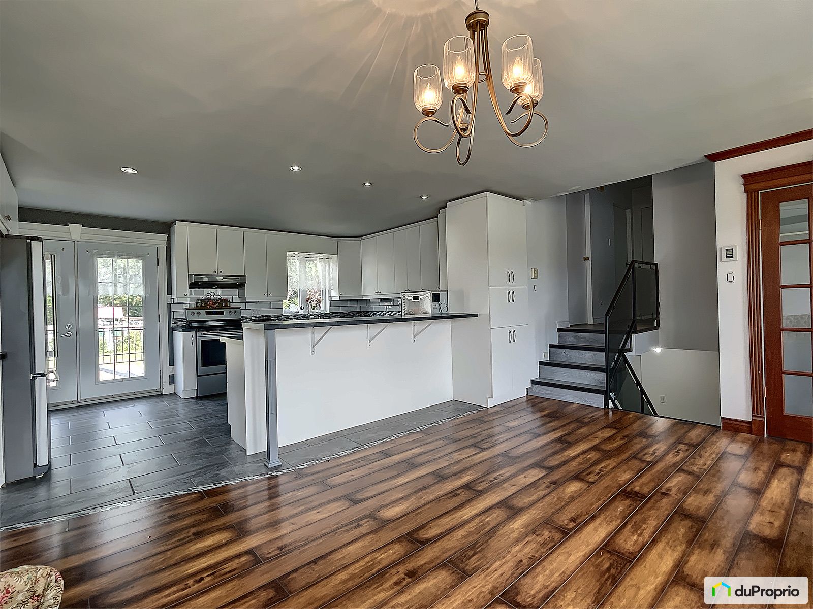 305 Rue Jauvin — photo 3