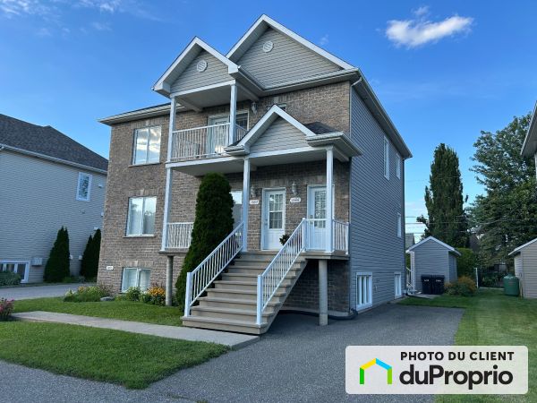 1680-1684-1688, rue des Seigneurs Ouest, St-Hyacinthe for sale