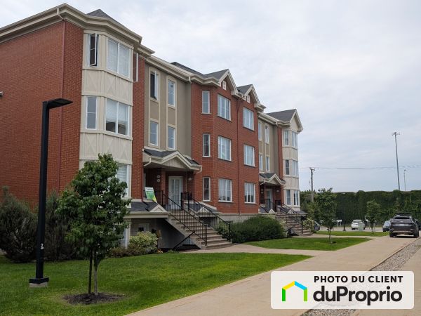 2091, avenue de la Gare, Mascouche à vendre