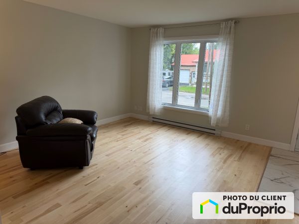 Salon - A-10, 35e avenue, Bois-Des-Filion à vendre
