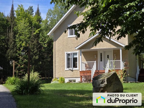 908 montée du Lac-Paquet, Rivière-Rouge for sale