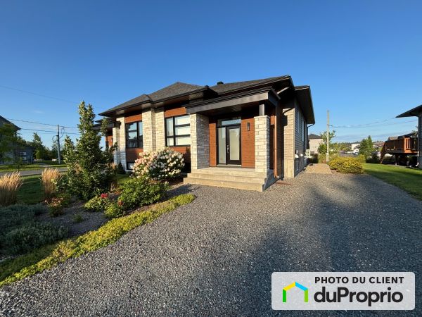 5, rue Charles-Powell, Bromont à vendre