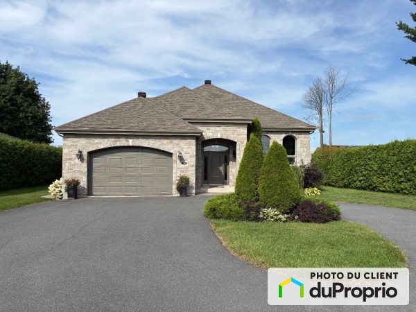 2312 chemin des Patriotes, St-Ours for sale