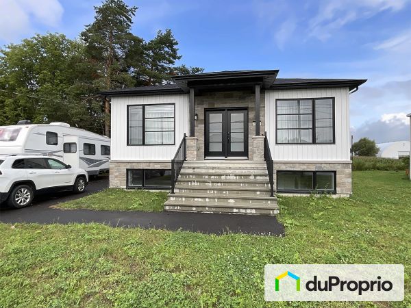 2225 route 122, St-Cyrille-De-Wendover for sale