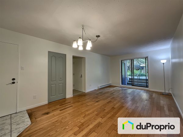 Salon du logement - 1-25, rue Elgin, Granby à vendre