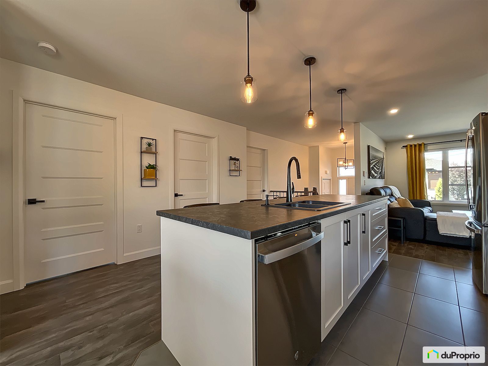 297 Rue Catherine — photo 2