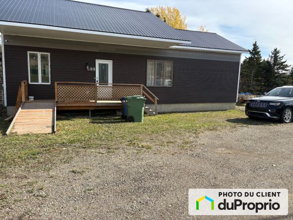 85, route 195, St-Zenon-Du-Lac-Humqui à vendre
