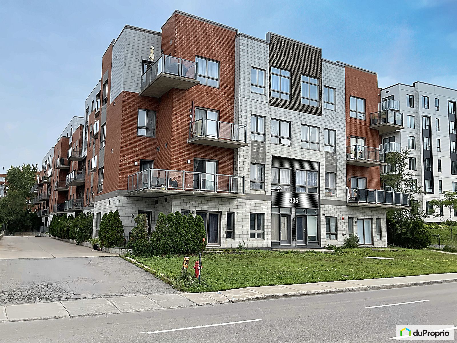 406 335 Boulevard Marcel Lauri — photo 1