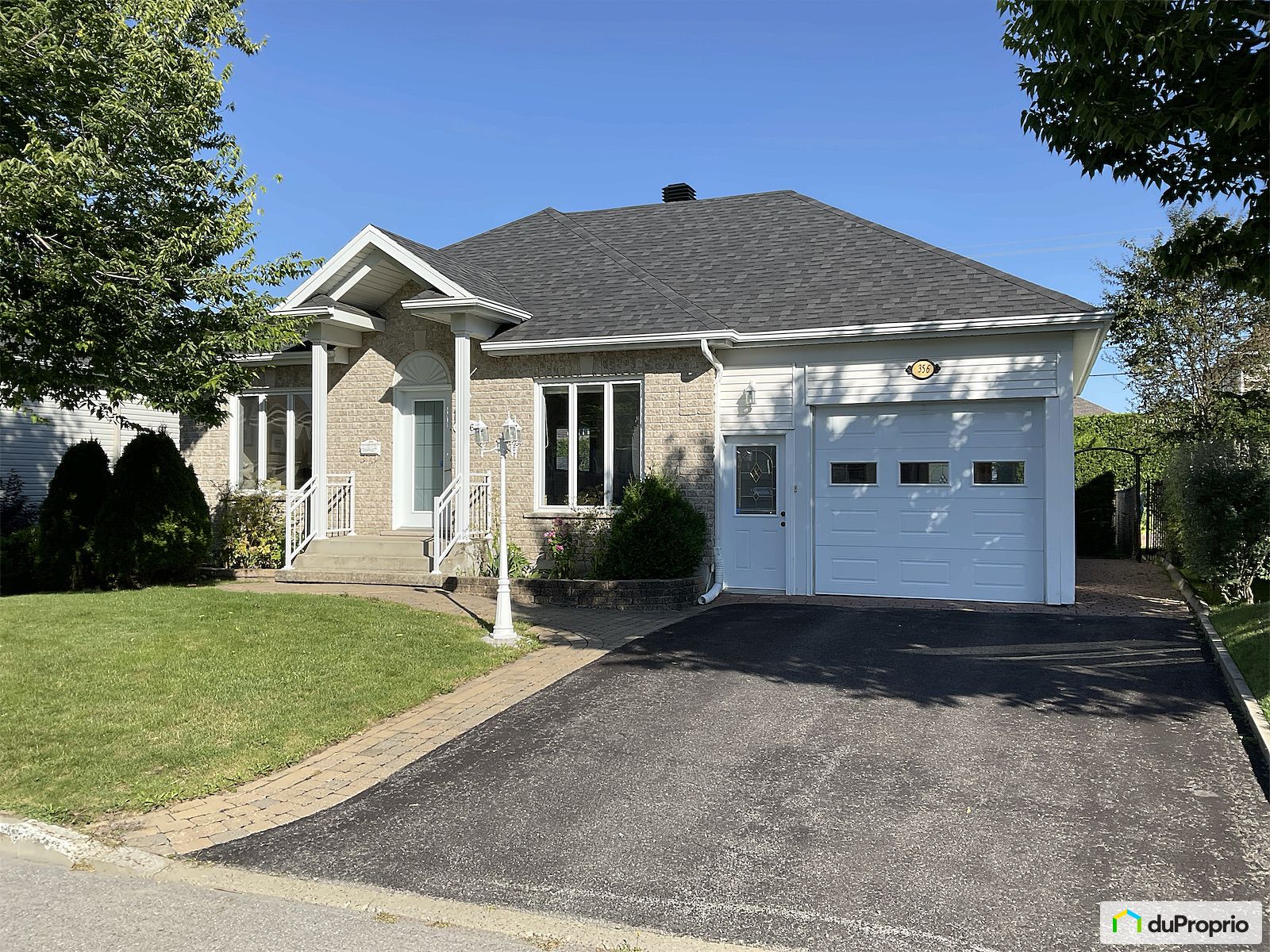 356 Rue Du Dormil — photo 3