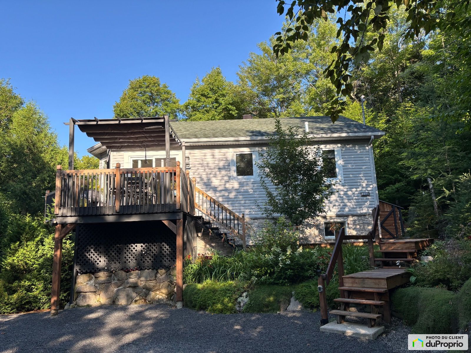 2560 Rue Du Hameau — photo 3