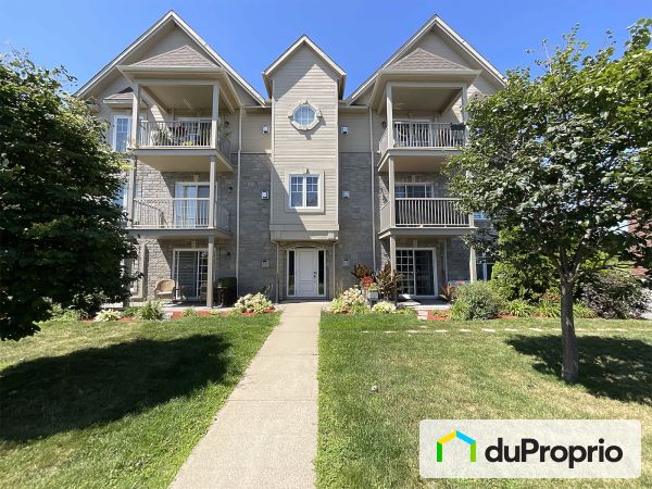 4-70 rue des Catalpas, St-Philippe for sale