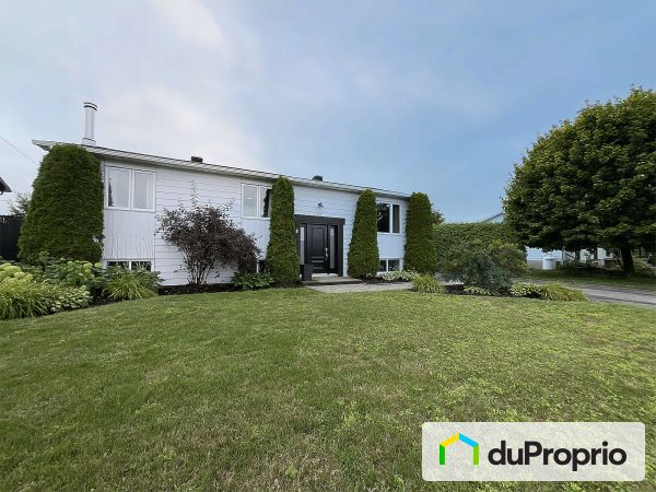 212 rue Poupart, St-Rémi for sale