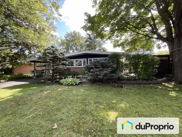 1135, rue Wolfe, St-Bruno-De-Montarville à vendre