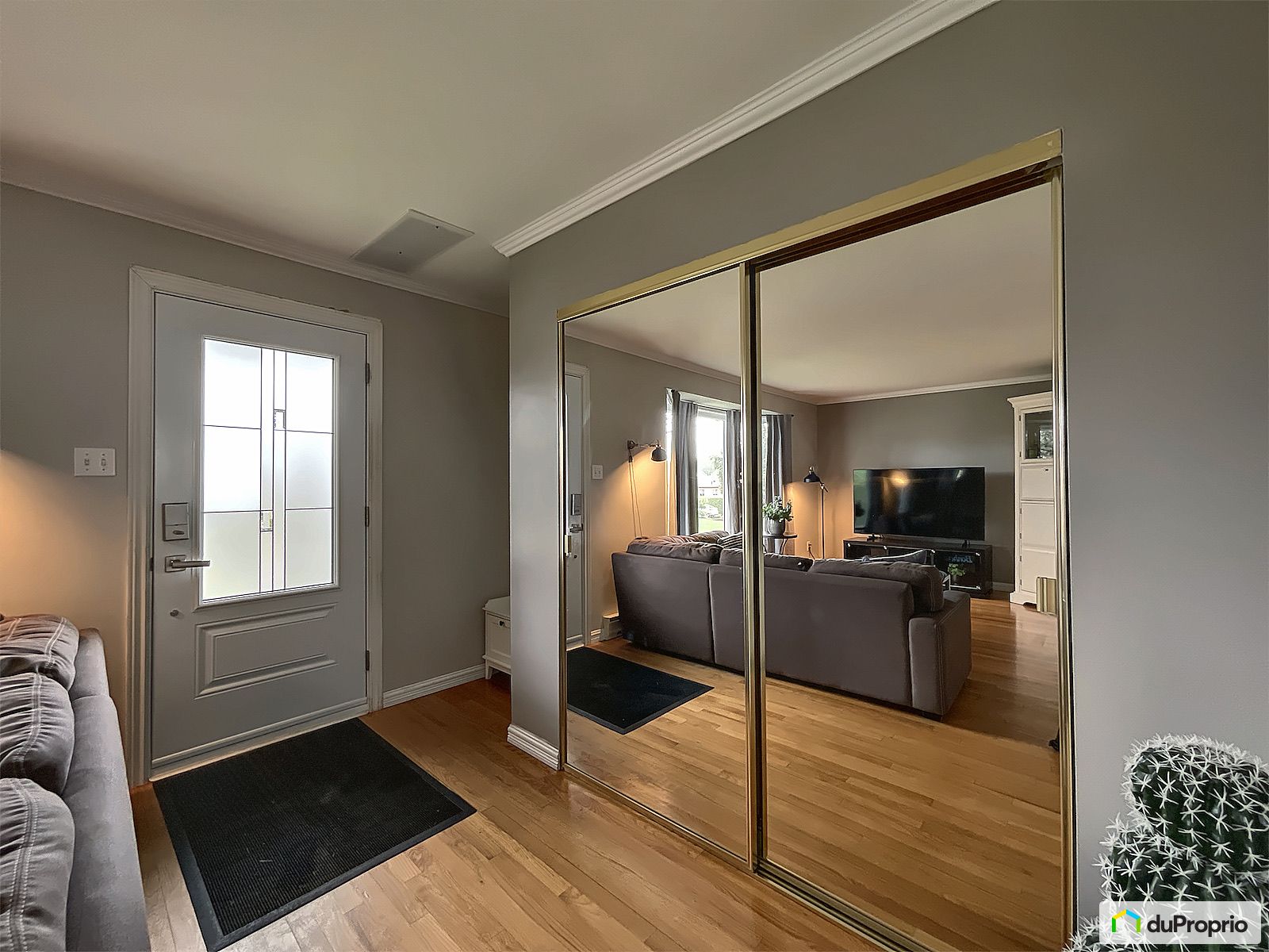2015 Rue Des Sapins — photo 3