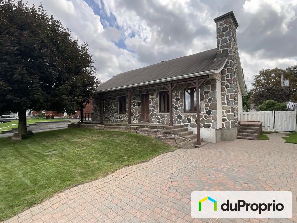 7975, avenue Niagara, Brossard à vendre