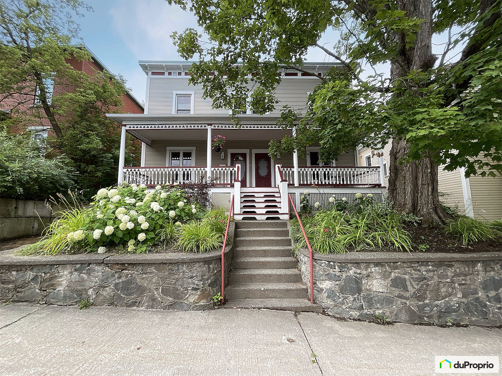 389 391 Rue Laurier — photo 1