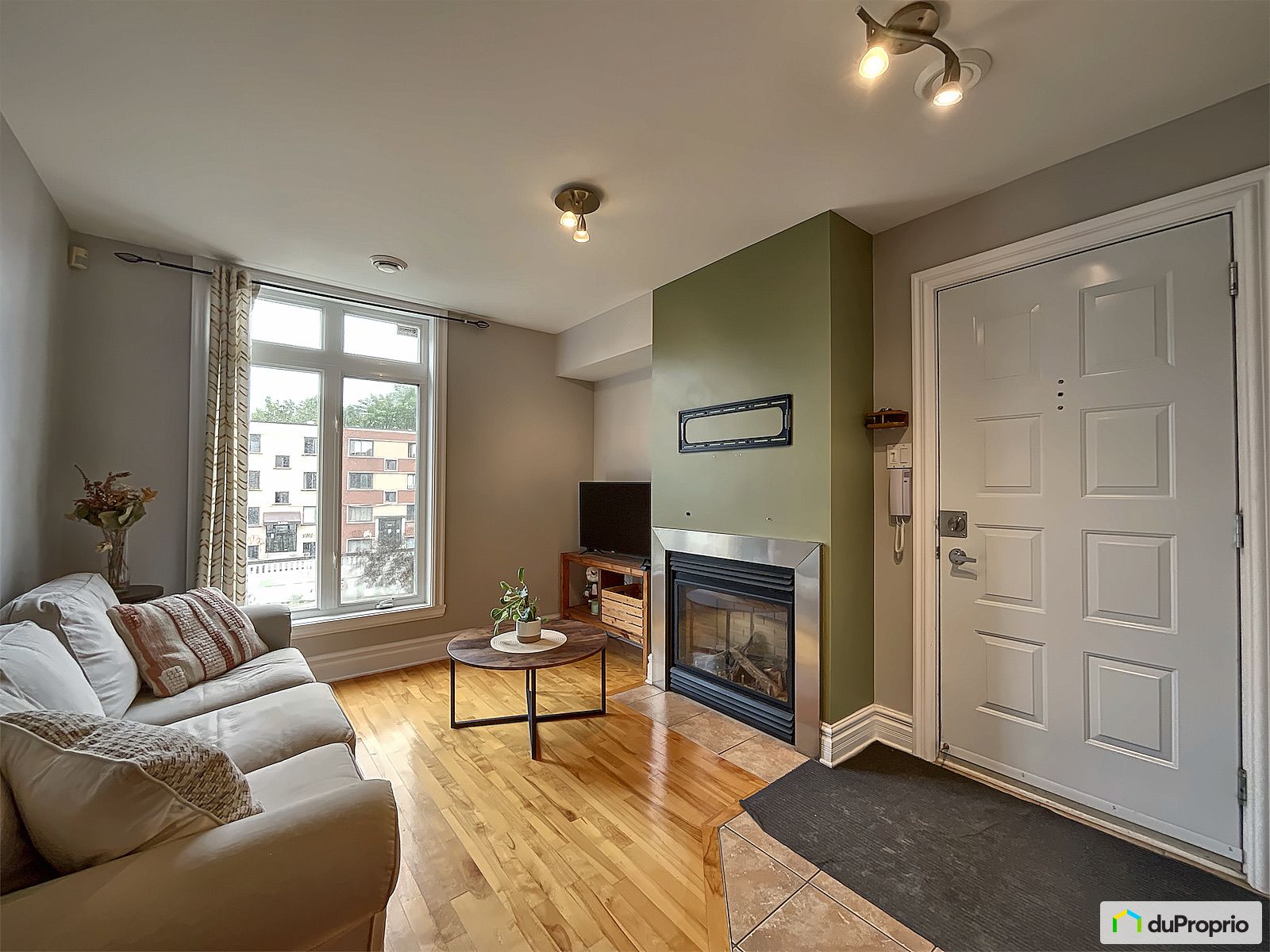5565 Rue Saint Denis — photo 3