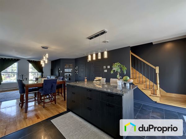 585 promenade du Collège, Ste-Catherine for sale