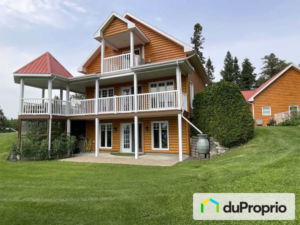 802, route Maria-Chapdelaine, Péribonka à vendre