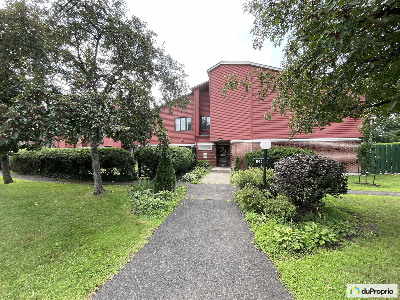5 1060 Boulevard De Montarvill — photo 1