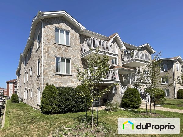 301-2256 rue Racine, Longueuil (St-Hubert) for sale