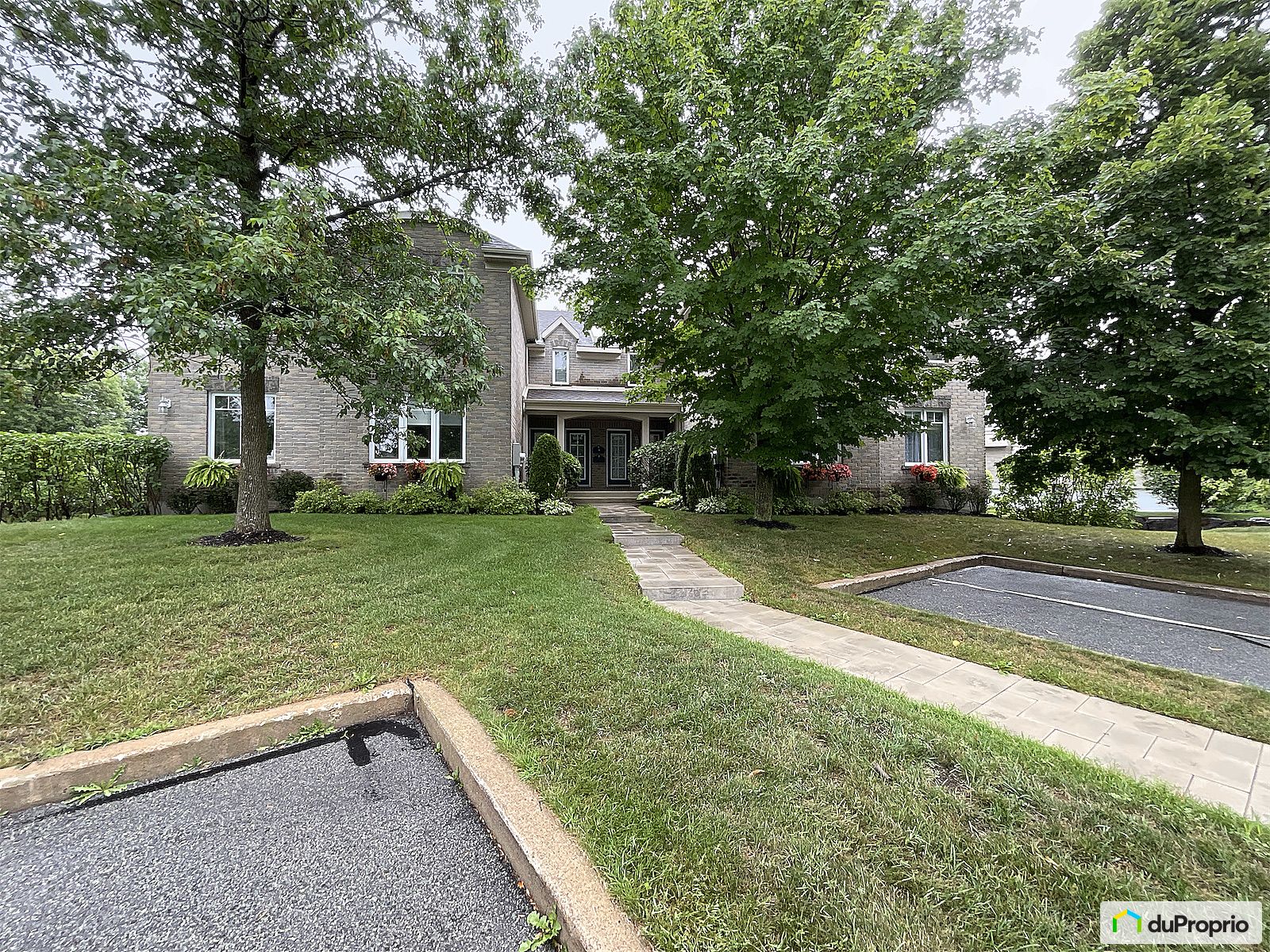 7 680 Rue Paul Doyon — photo 1