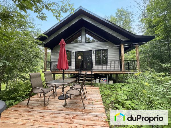 830 chemin Robert-Savage, South-Stukely for sale