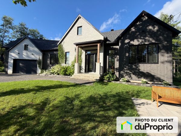 152 rue de l'Artisan, St-Colomban for sale