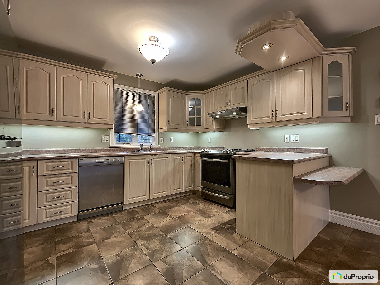 7971 Avenue De Rambouillet — photo 3