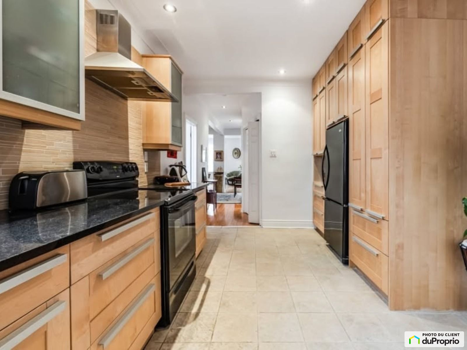 945 Avenue Rockland — photo 3