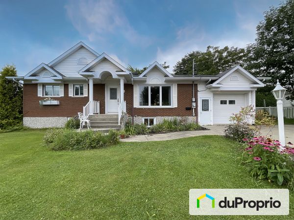 64 rue Saint-Maurice, Val-des-Sources for sale