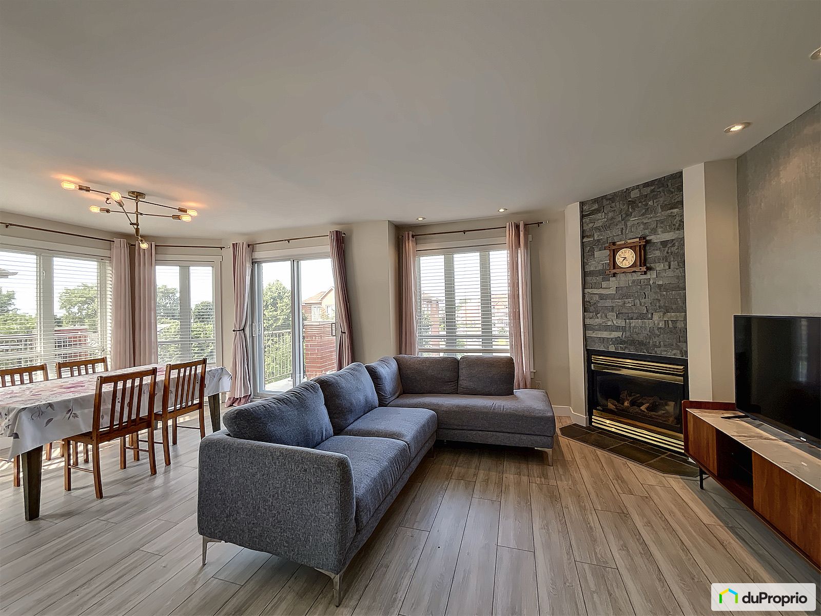 402 363 Rue Lucien Milette — photo 1