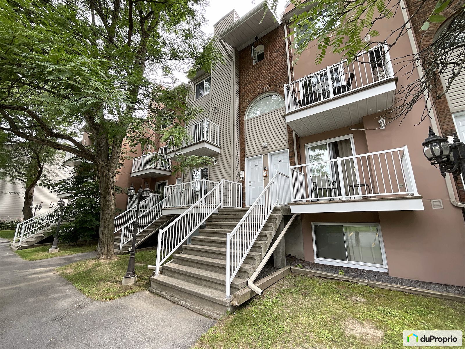 471 Boulevard Saint Raymond — photo 1
