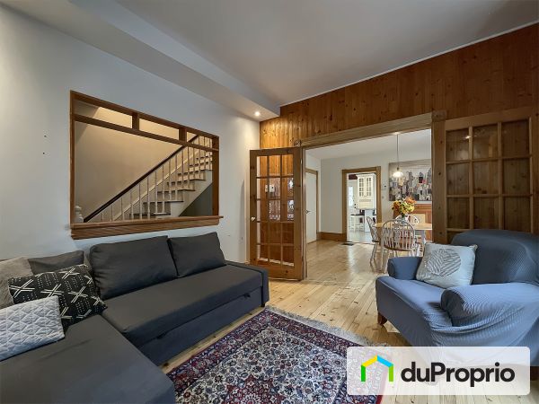 Salon - 389, rue Laurier, Sherbrooke (Mont-Bellevue) à vendre