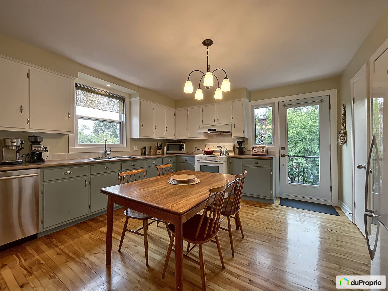 2 681 Avenue Birch — photo 2