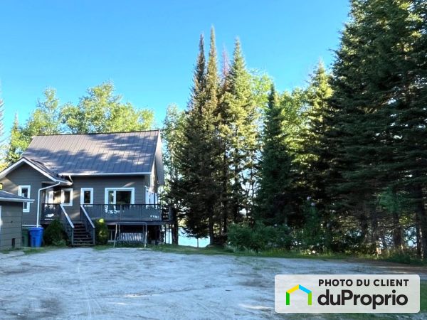 108, chemin du Lac-du-Castor, Clermont à vendre