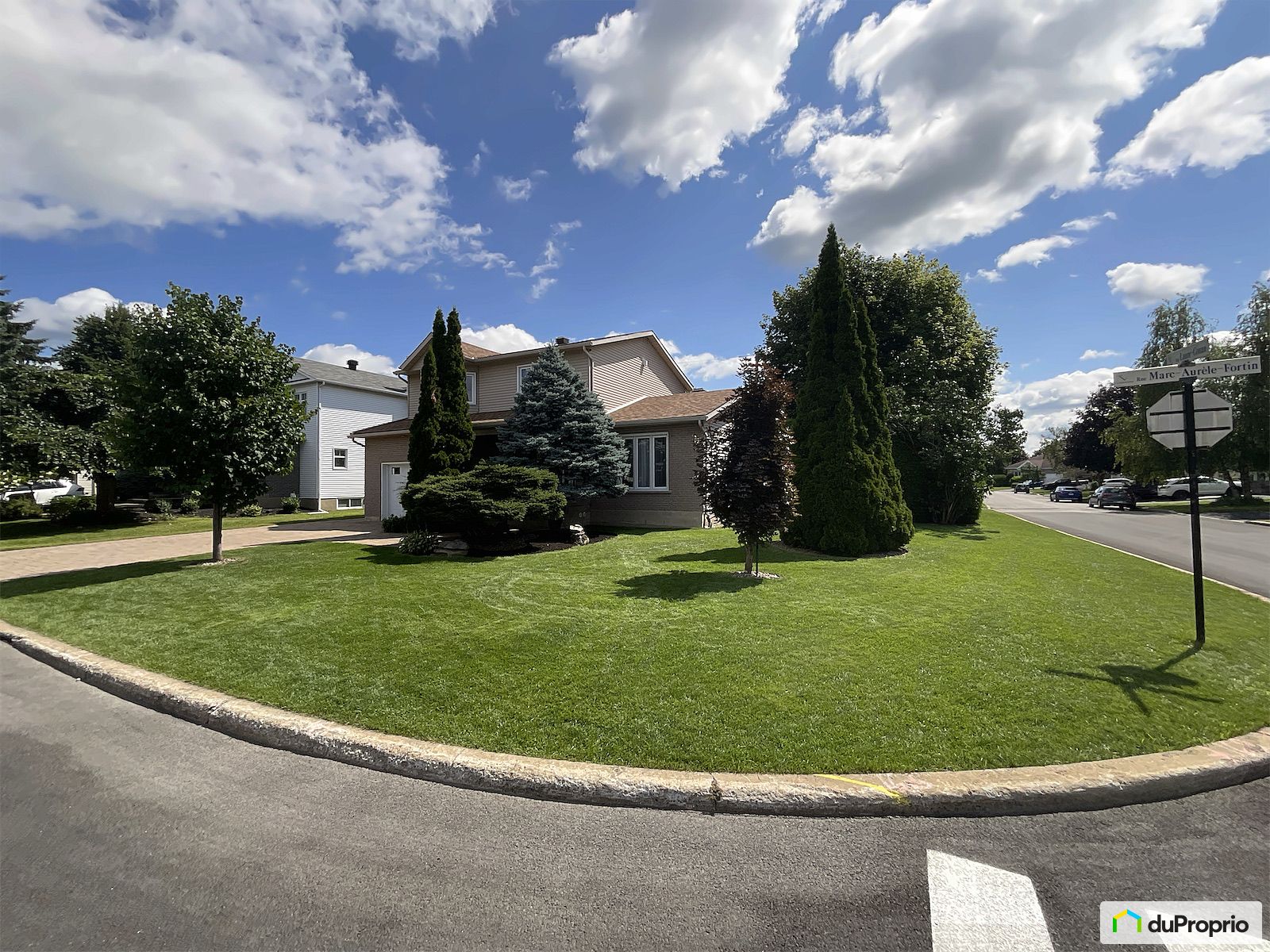 107 Rue Marc Aurele Fortin — photo 3