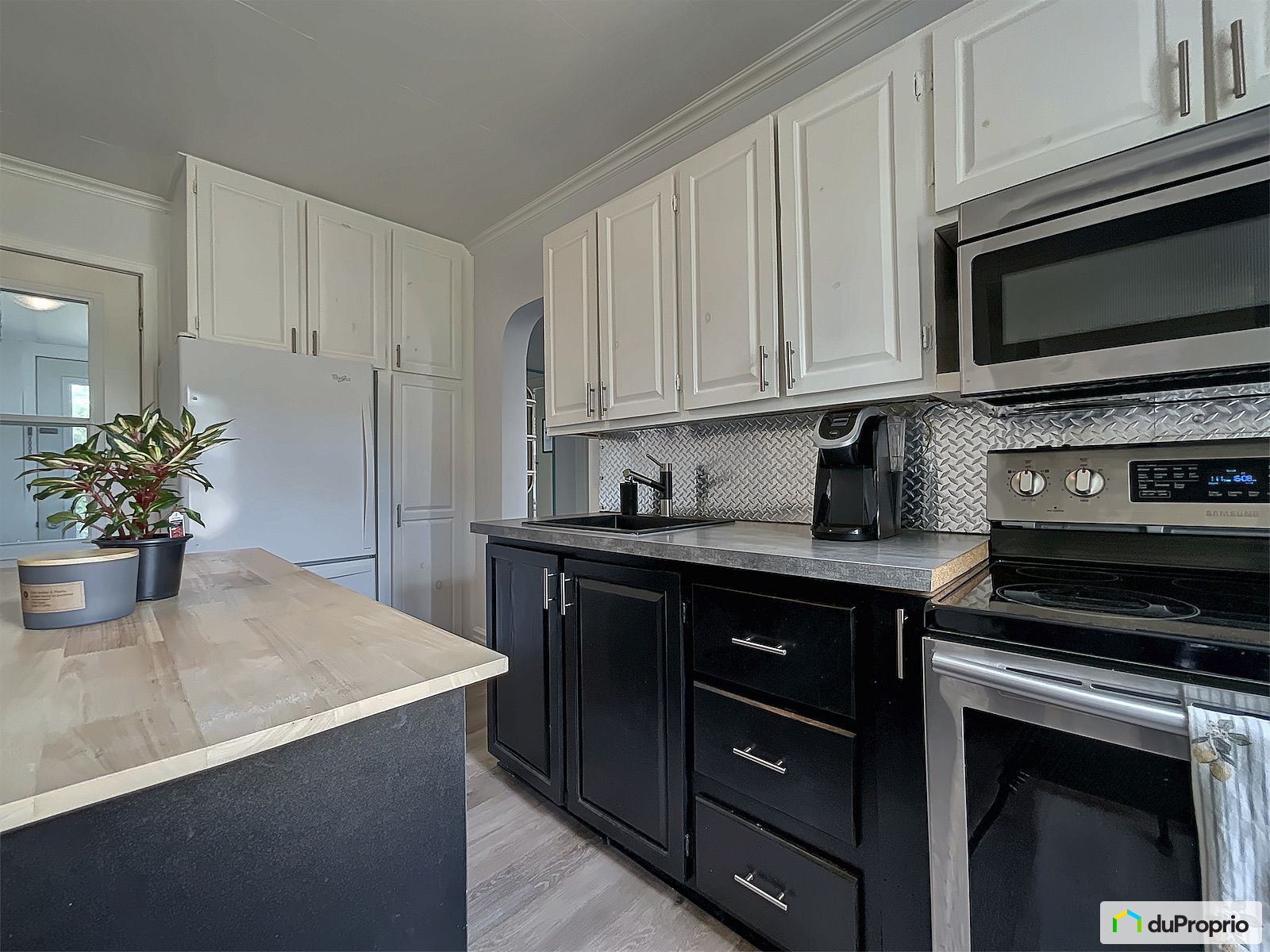 80 Rue Vachon — photo 2