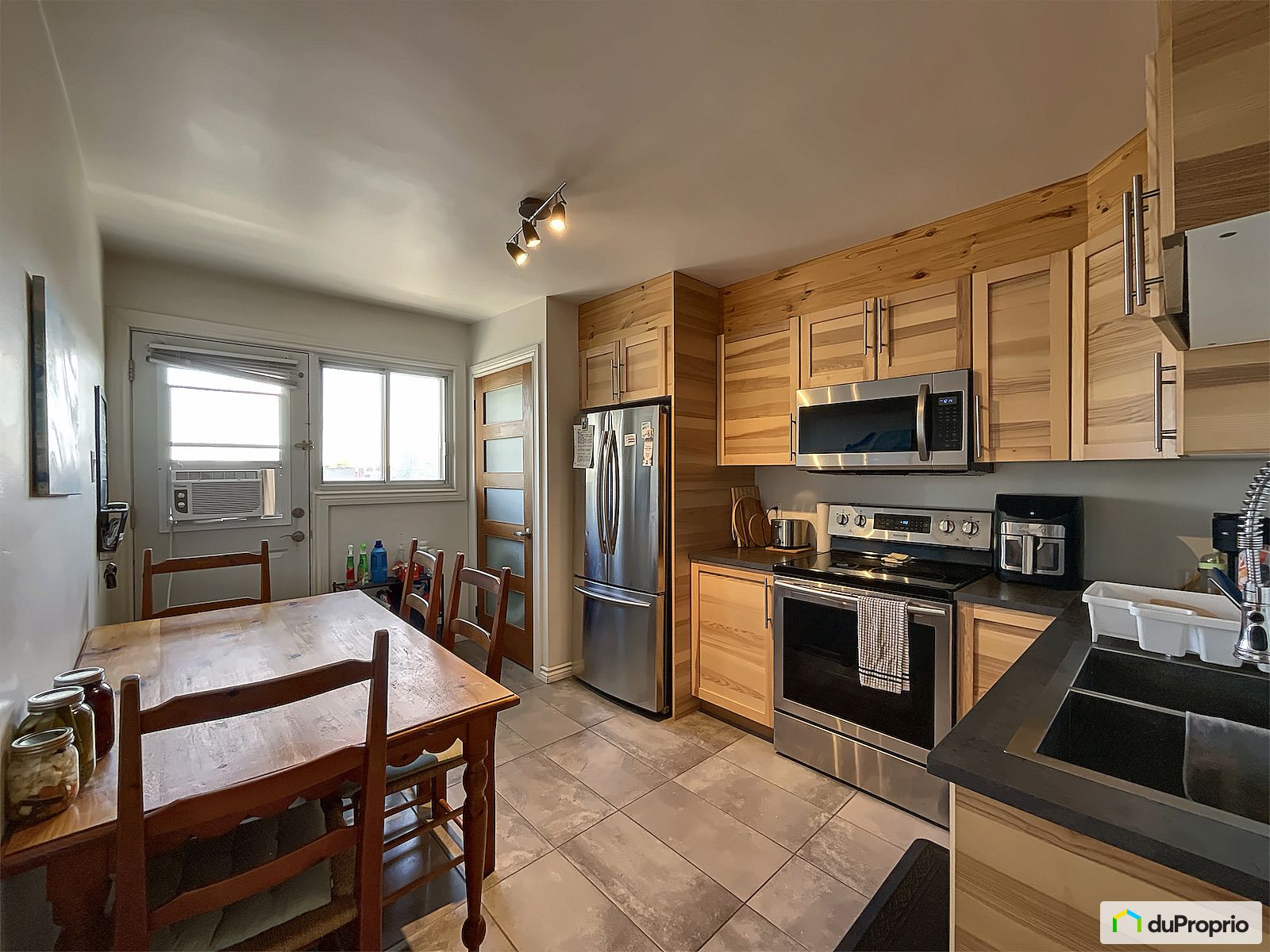 7361 Rue Cartier — photo 3