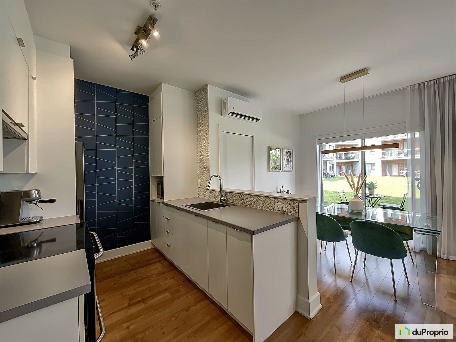 107 1475 Rue Gaston Veronneau — photo 2