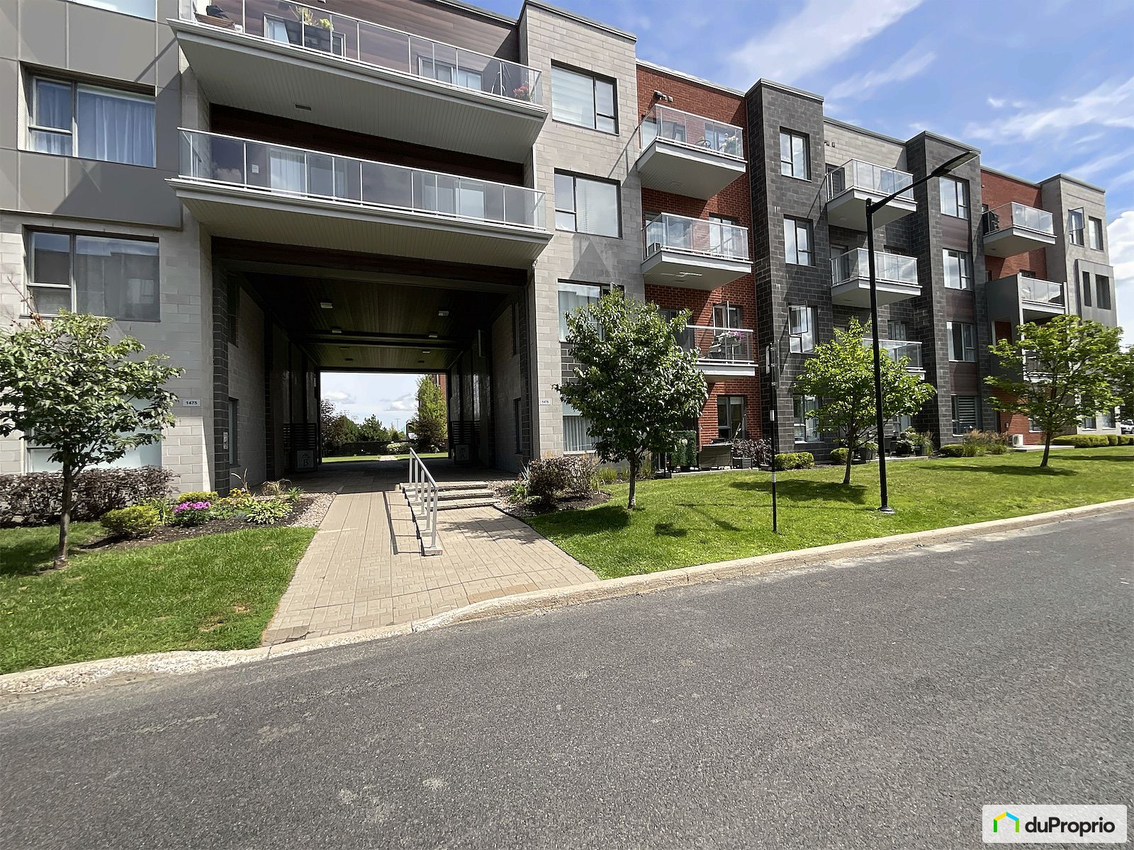 107 1475 Rue Gaston Veronneau — photo 1