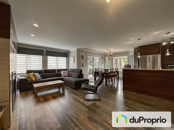 Salon - 201-110, rue Ernest-Bourque, Blainville à vendre