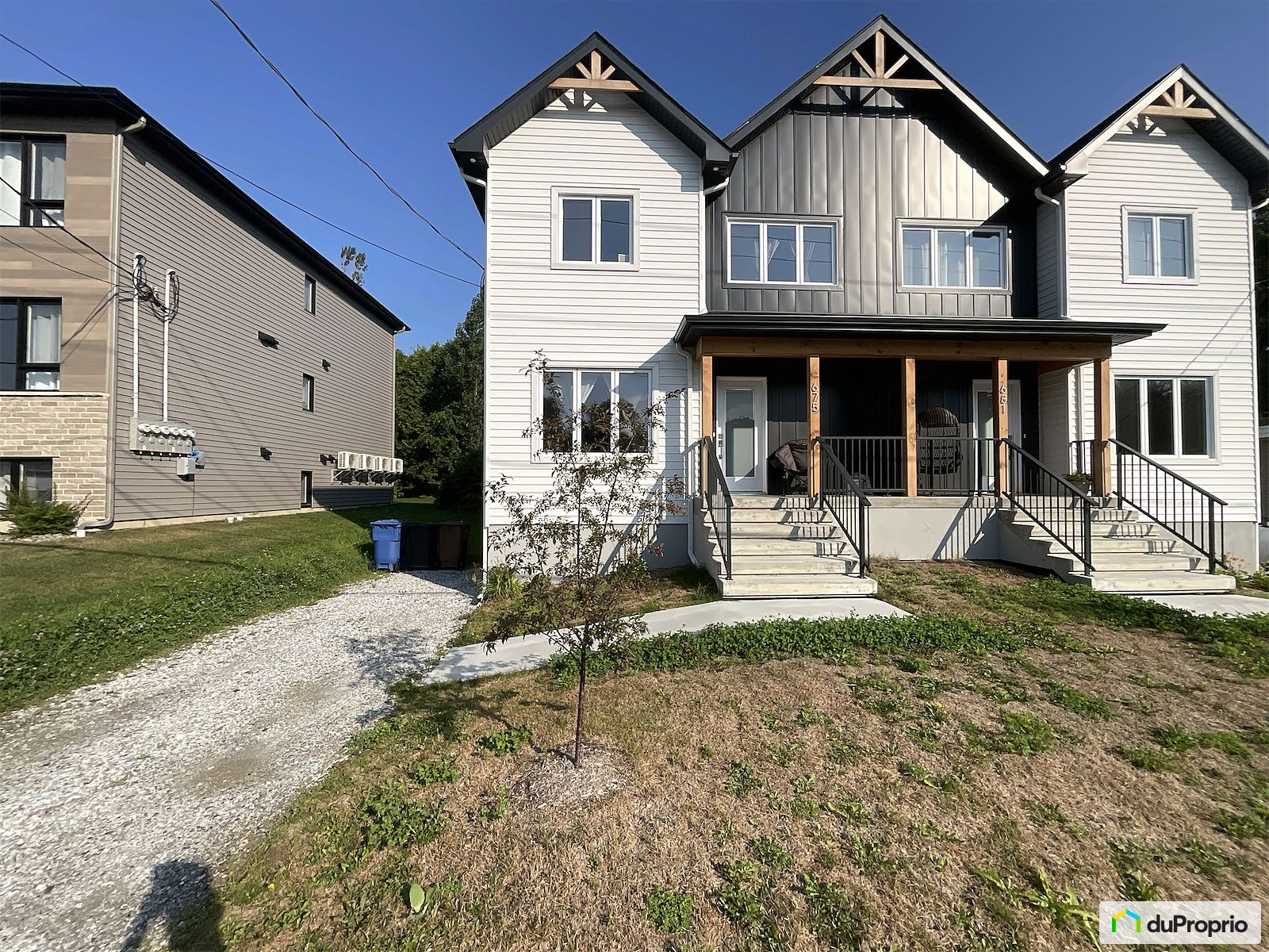 675 Rue Western — photo 1