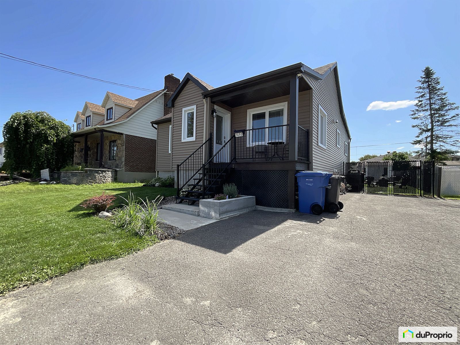 1490 Rue Robillard — photo 1