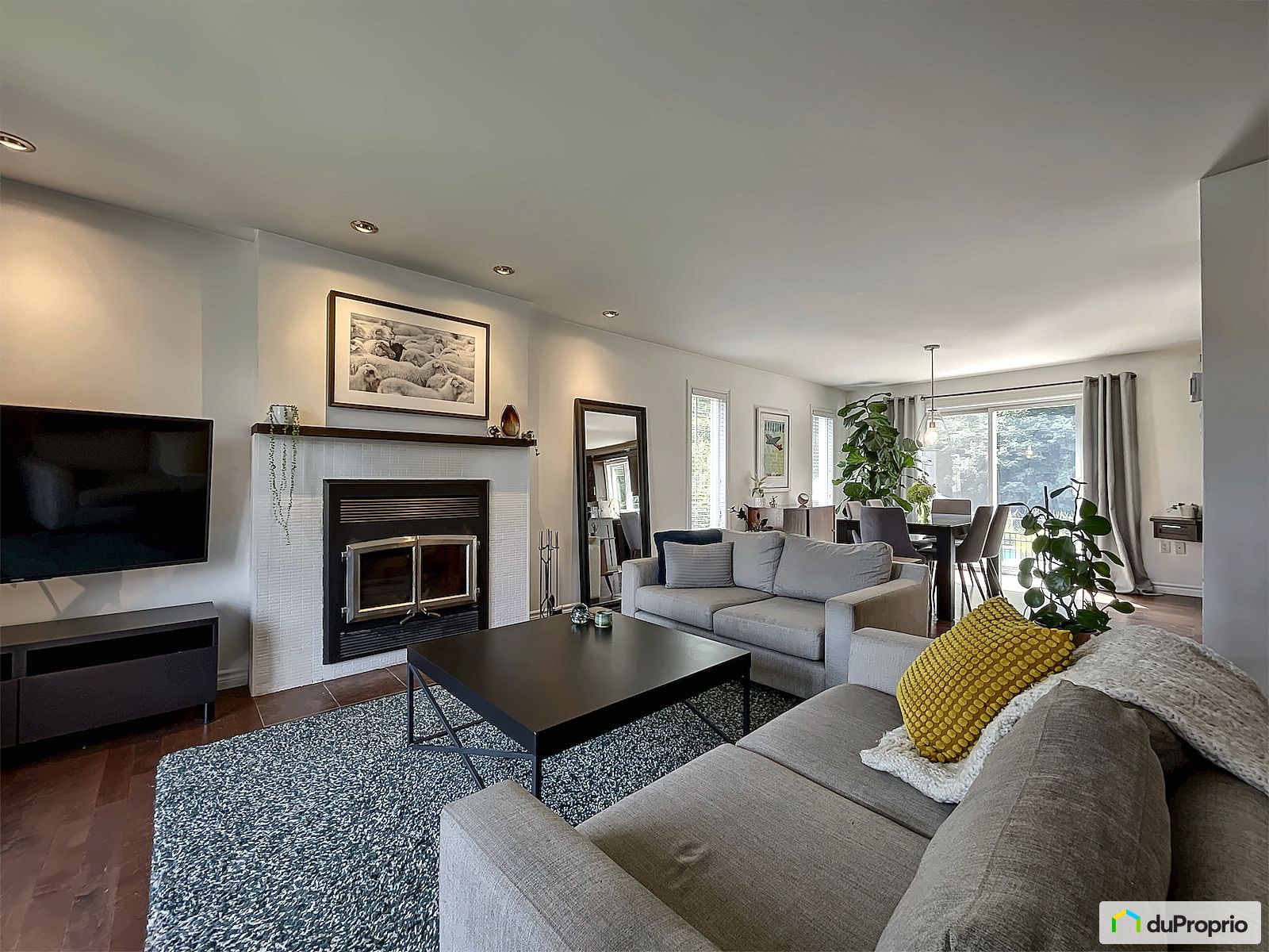 1040 Rue Dathenes — photo 2