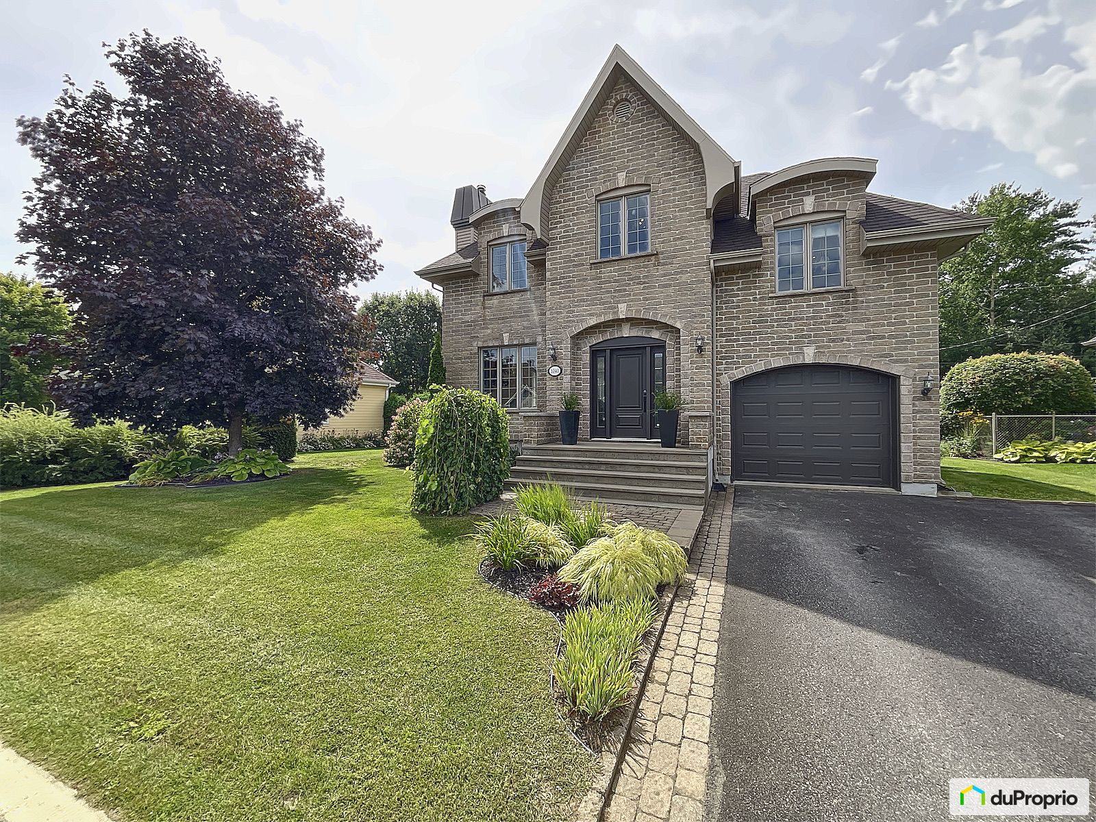 1040 Rue Dathenes — photo 3