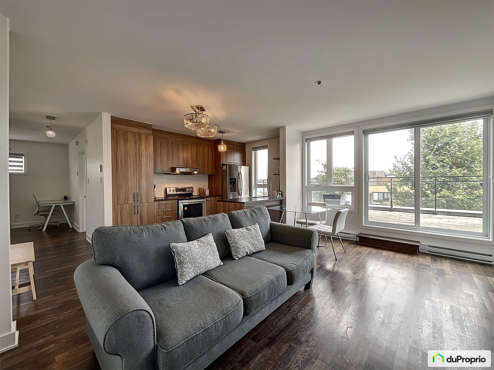 406 500 Avenue Mousseau Vermet — photo 1