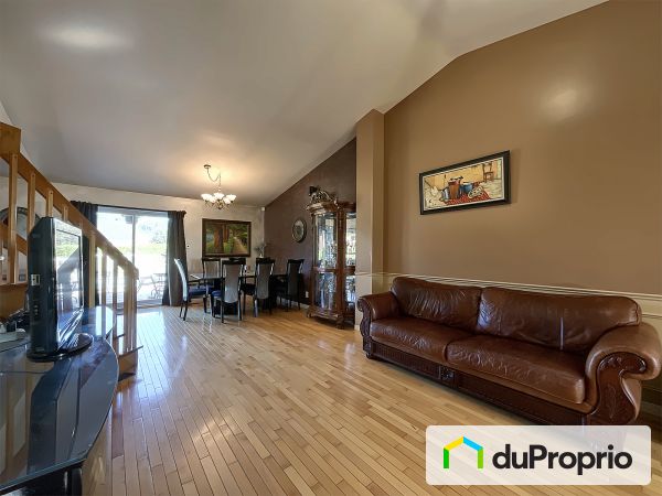 Salon - 2910, rue des Sarcelles, Drummondville (Drummondville) à vendre